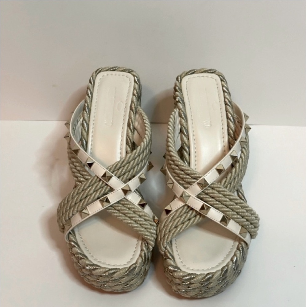 VALENTINO Rockstud Torchon Espadrille Wedge Sandal Ivory SZ 6
